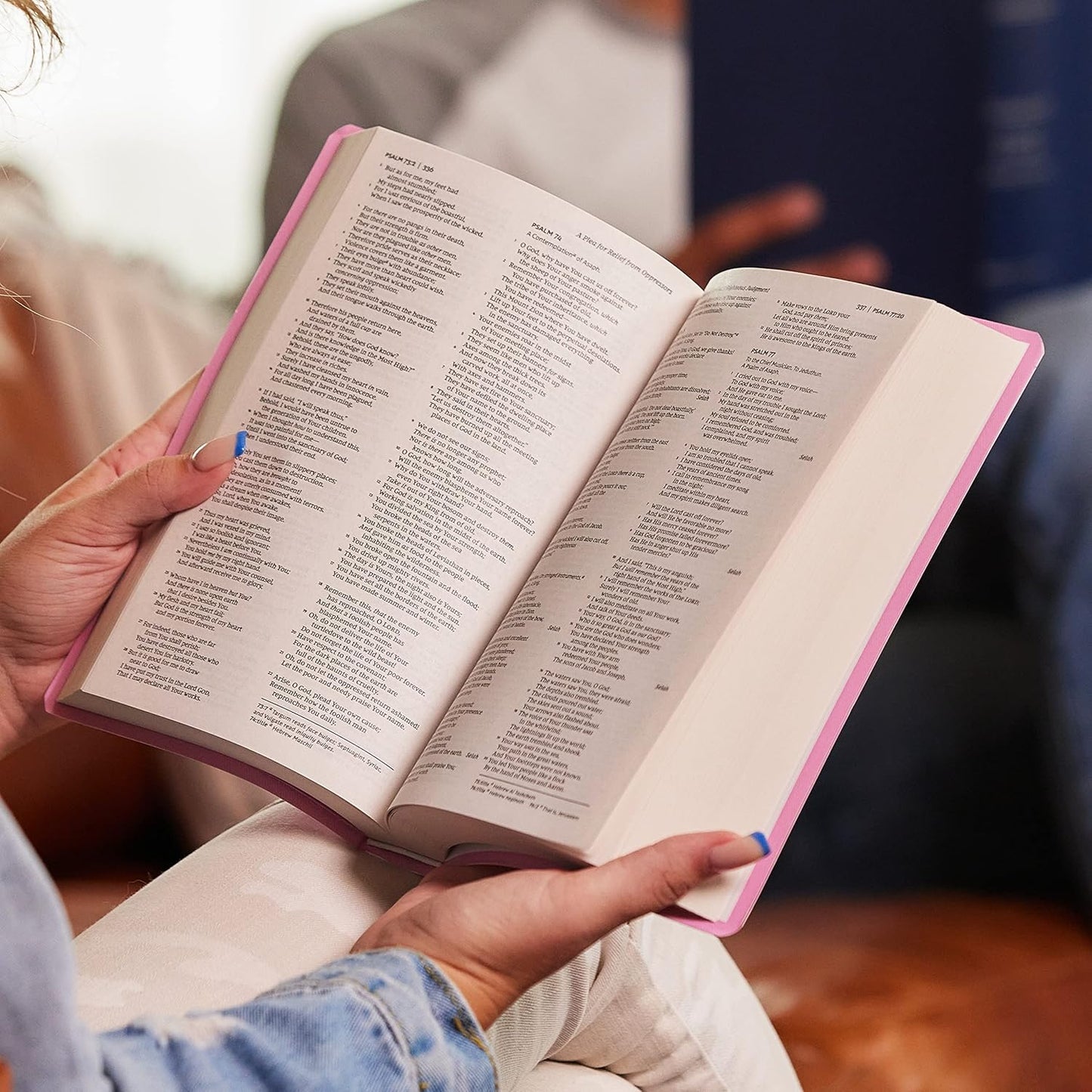 NKJV, Gift and Award Bible, Leather-Look, Pink, Red Letter Edition