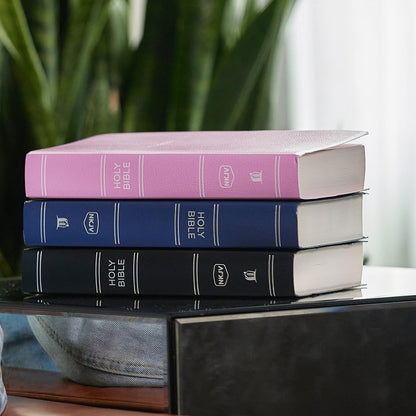 NKJV, Gift and Award Bible, Leather-Look, Pink, Red Letter Edition