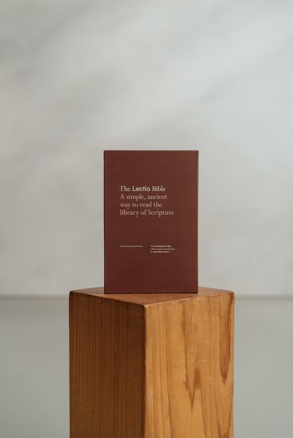 NIV Lectio Bible: A simple, ancient way to read the library of Scripture, Cloth over Board: The Practicing the Way edition with an introduction by John Mark Comer