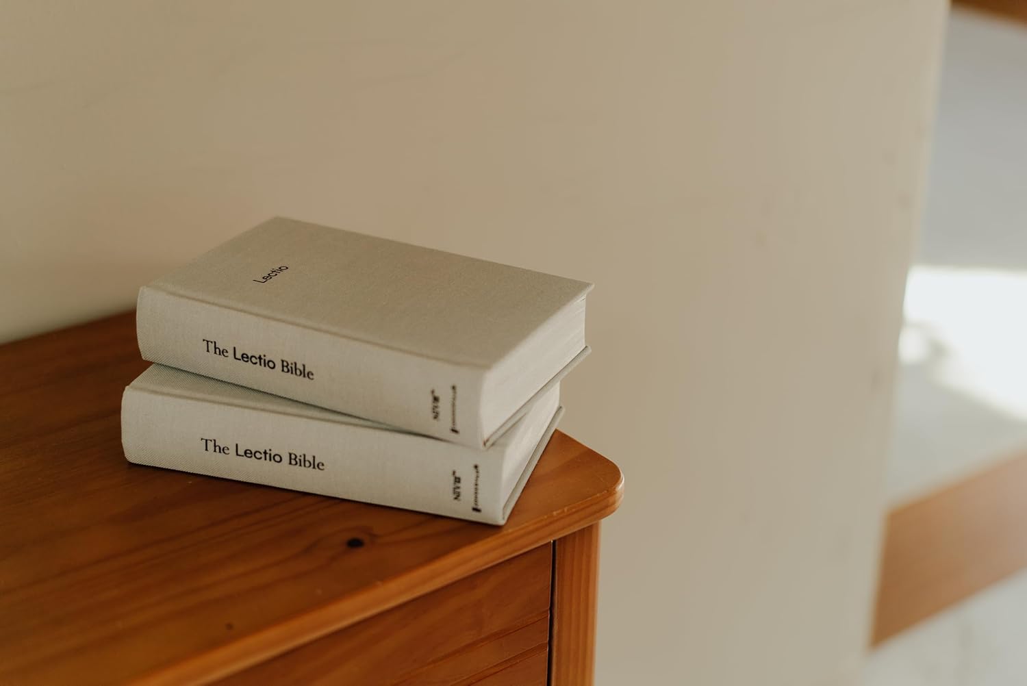NIV Lectio Bible: A simple, ancient way to read the library of Scripture, Cloth over Board: The Practicing the Way edition with an introduction by John Mark Comer