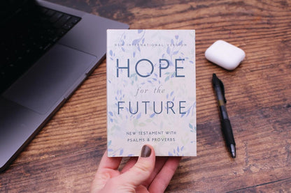 Niv, Hope for the Future New Testament with Psalms and Proverbs, Pocket-Sized, Paperback, Comfort Print: Help and Encouragement When Experiencing an U